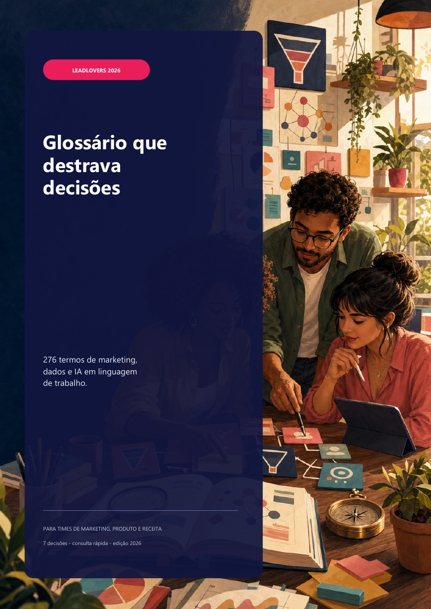 Capa do e-book Glossário que destrava decisões, com três profissionais organizando termos de marketing, dados e inteligência artificial